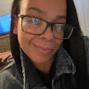 Meet your Posher, Lola